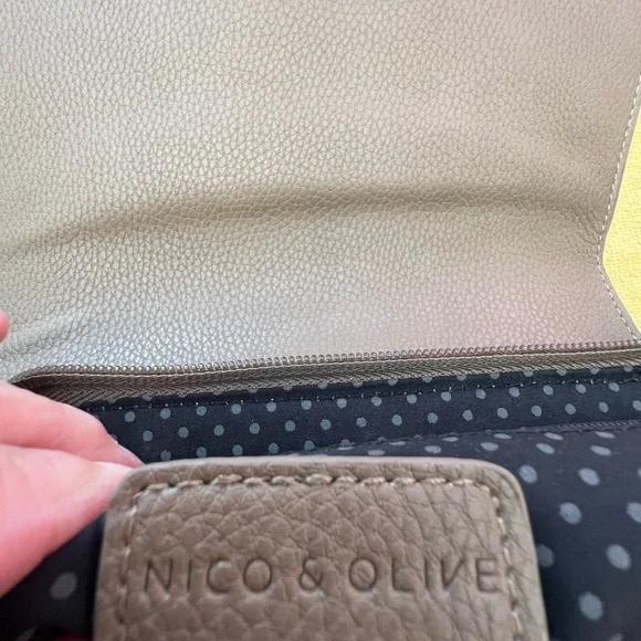 Nico & Olive Crossbody Bag - Picture 6 of 9
